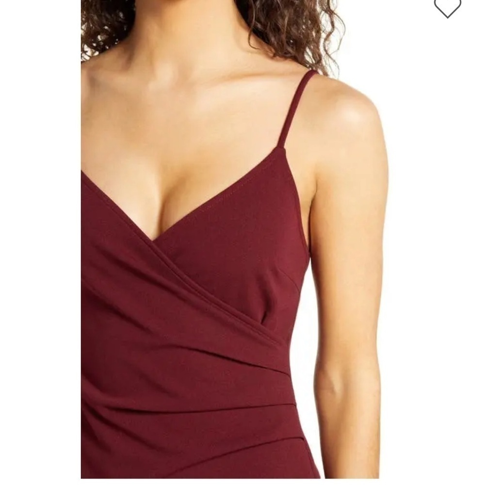 New ▶️ Lulu’s ◀️ Burgundy Ruched Maxi Dress with Slit. Medium - Picture 3 of 14
